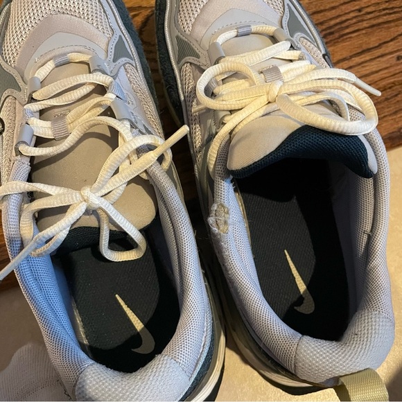 Nike Gray Sneakers Air Bliss Retro Athletic Design Size 9 - Picture 4 of 5